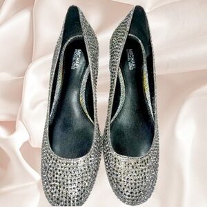 Michael Kors Sz 6.5 M Sparkly Silver On Black Pumps.Well Cushioned. 1.75” Heel